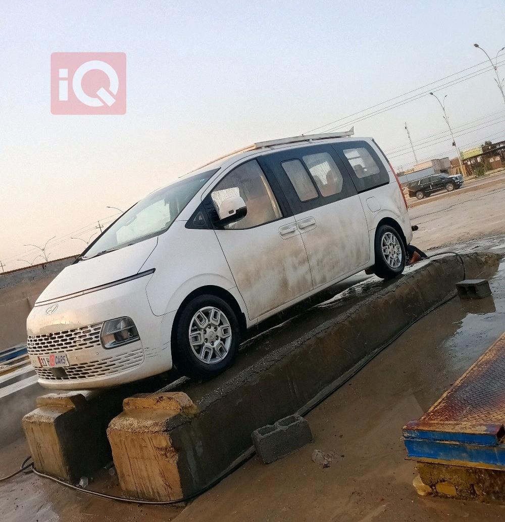 هيونداي ستاريا